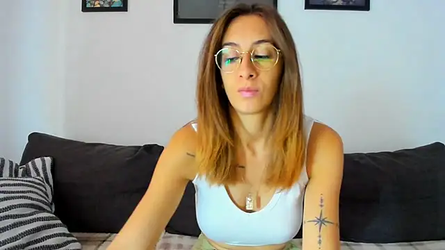 DesireMore90 online show from November 5, 9:20 am