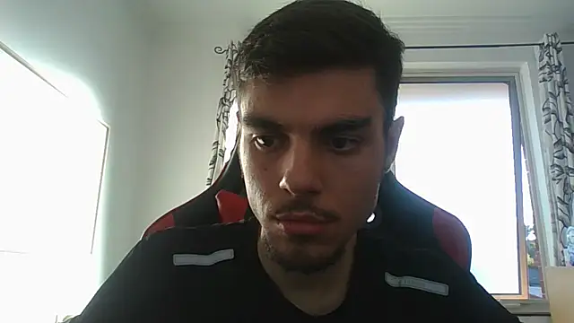 Snapshot of Omarnede chatting on March 19, 9:28 am Omarnede online show from March 19, 9:28 am