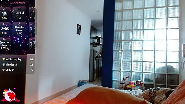 Snapshot of collette_beaufoy_ chatting on December 1, 4:29 pm collette beaufoy online show from December 1, 4:29 pm