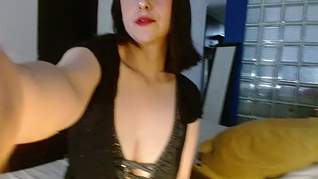 Snapshot of collette_beaufoy_ chatting on January 13, 4:51 pm collette beaufoy online show from January 13, 4:51 pm