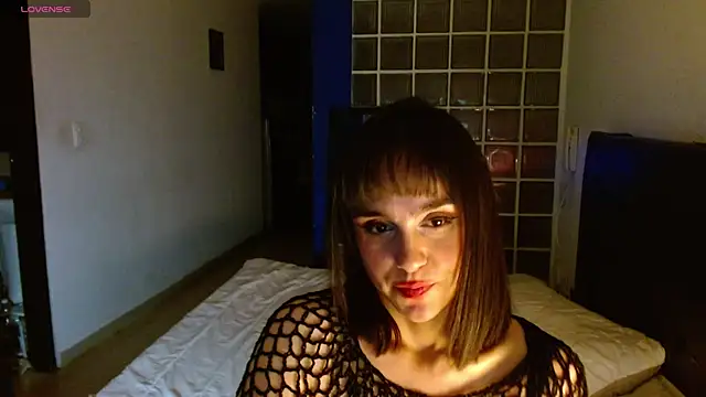 Snapshot of collette_beaufoy_ chatting on February 12, 11:51 pm collette beaufoy online show from February 12, 11:51 pm
