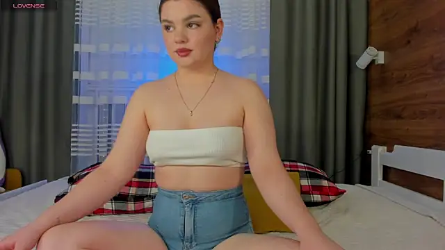 Snapshot of Elizabeth_Hottie_ chatting on December 6, 11:47 pm Elizabeth Hottie  online show from December 6, 11:47 pm