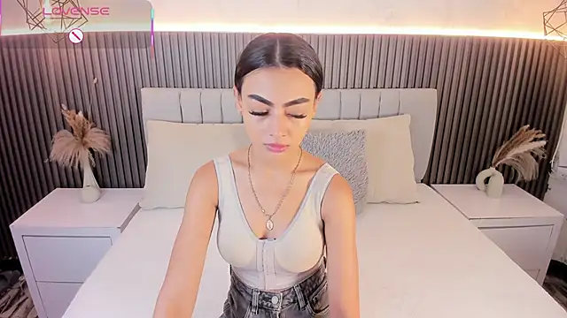 SHANONCLARK online show from October 3, 7:11 pm