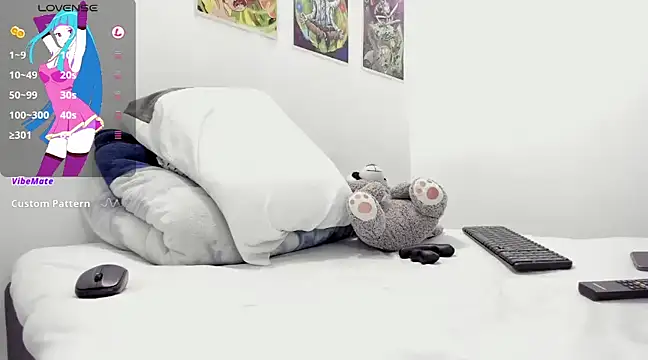 Snapshot of Aron_Baylor chatting on January 2, 9:33 am Aron Baylor online show from January 2, 9:33 am