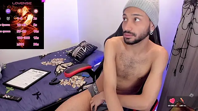 Snapshot of Aron_Baylor chatting on October 21, 9:21 am Aron Baylor online show from October 21, 9:21 am