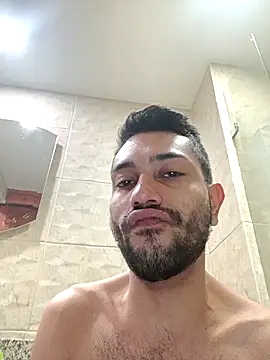 Snapshot of Aron_Baylor chatting on December 14, 5:02 am Aron Baylor online show from December 14, 5:02 am