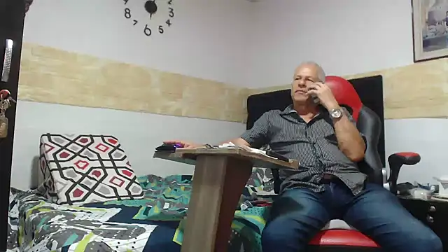 VALENTINO1983  online show from November 13, 11:03 pm