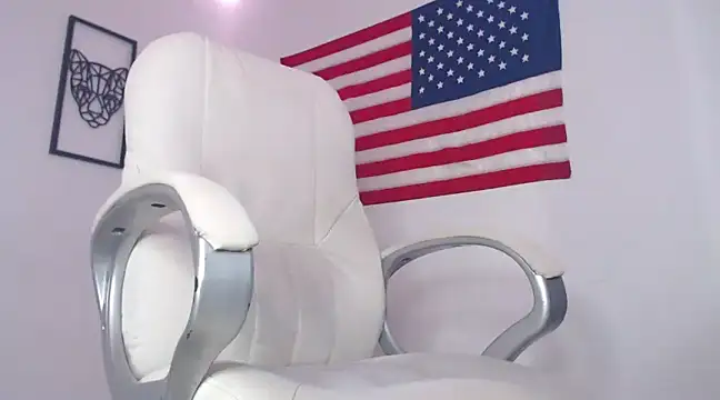 Snapshot of taylor_cruz chatting on January 16, 3:23 am taylor cruz online show from January 16, 3:23 am