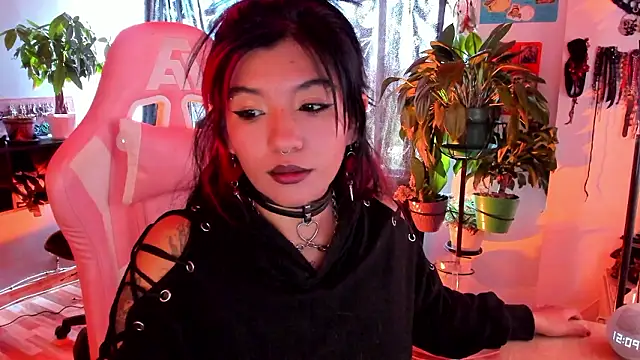 annie walker6 online show from February 4, 5:08 pm