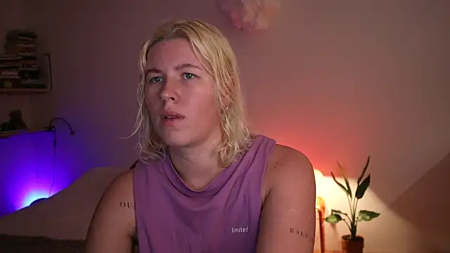 moonamii online show from January 9, 6:26 pm