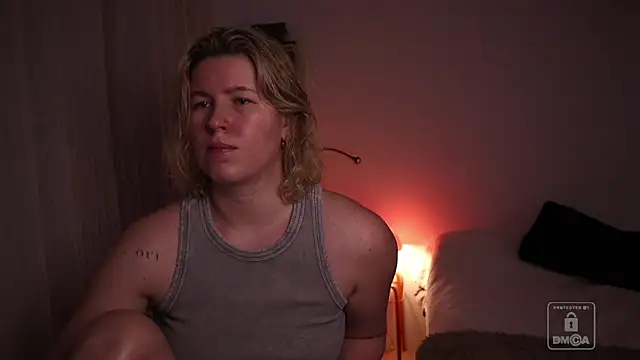 Snapshot of moonamii chatting on January 14, 7:30 pm moonamii online show from January 14, 7:30 pm