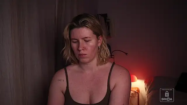 Snapshot of moonamii chatting on January 31, 9:13 pm moonamii online show from January 31, 9:13 pm