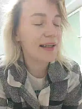 Snapshot of Linda_Gregory chatting on January 31, 1:11 am Linda Gregory online show from January 31, 1:11 am