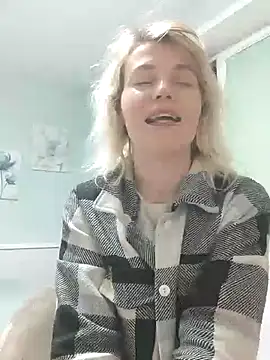 Snapshot of Linda_Gregory chatting on January 31, 11:35 pm Linda Gregory online show from January 31, 11:35 pm