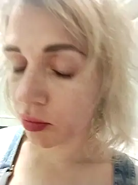 Snapshot of Linda_Gregory chatting on November 3, 11:15 pm Linda Gregory online show from November 3, 11:15 pm