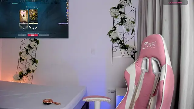 Snapshot of Jiggly__ chatting on September 10, 2:00 am Jiggly online show from September 10, 2:00 am