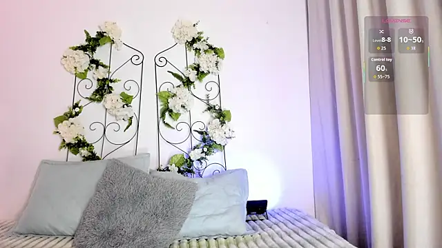 Snapshot of Jiggly__ chatting on September 20, 1:28 am Jiggly online show from September 20, 1:28 am