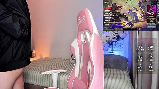 Snapshot of Jiggly__ chatting on September 22, 11:40 pm Jiggly online show from September 22, 11:40 pm