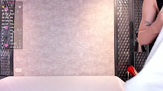 Snapshot of Jiggly__ chatting on October 17, 9:50 pm Jiggly online show from October 17, 9:50 pm