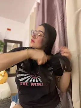 Lia flowers online show from February 14, 12:41 am