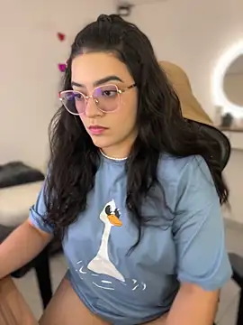 Lia flowers online show from February 18, 11:01 pm