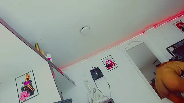 candy kendall online show from October 30, 8:49 am