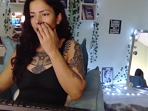 Snapshot of BeellyDance chatting on September 14, 1:43 pm BeellyDance online show from September 14, 1:43 pm