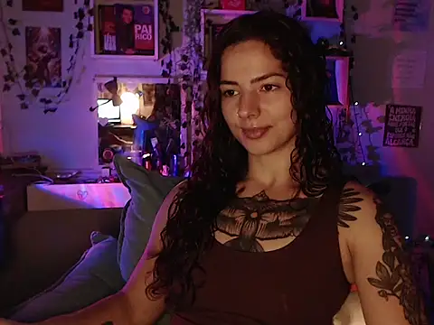 Snapshot of BeellyDance chatting on October 20, 8:09 pm BeellyDance online show from October 20, 8:09 pm