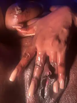 Snapshot of JuicyEve chatting on January 9, 10:52 pm JuicyEve online show from January 9, 10:52 pm