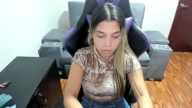 LuisaReyes 2911 online show from March 17, 2:52 am