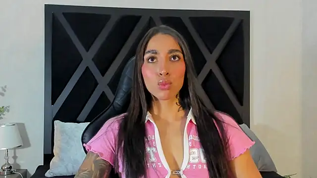 KAYLA BATISTA online show from July 1, 12:01 am