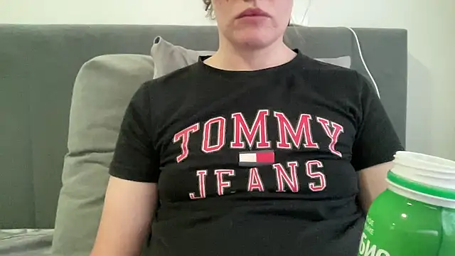 vanessa4you online show from October 10, 4:00 am