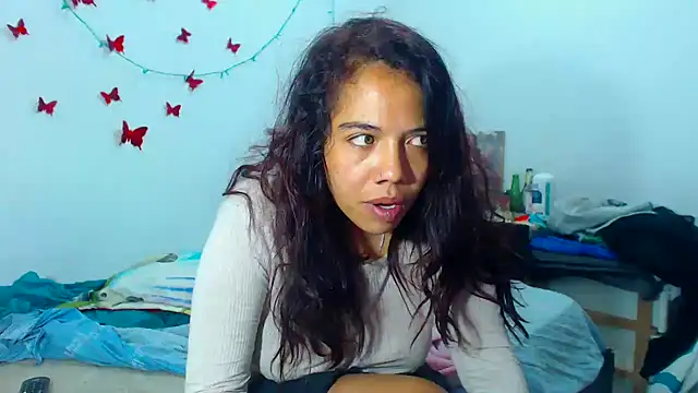 AmaraRoberts420 online show from December 31, 5:40 pm