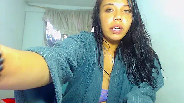 AmaraRoberts420 online show from March 15, 9:38 pm