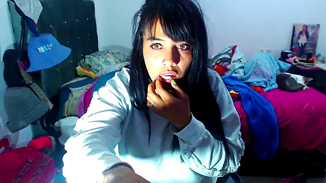 AmaraRoberts420 online show from September 14, 12:32 am