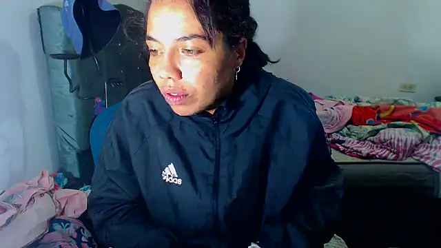 AmaraRoberts420 online show from December 17, 8:26 pm