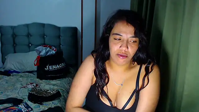 AmaraRoberts420 online show from January 16, 5:11 am