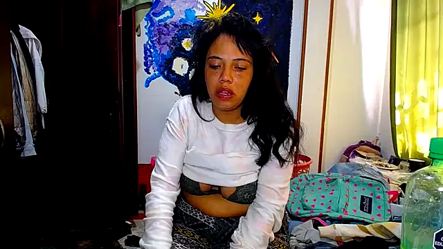 AmaraRoberts420 online show from June 14, 3:25 pm