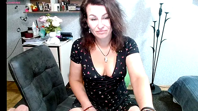 Snapshot of BeatriksS chatting on June 24, 6:40 pm BeatriksS online show from June 24, 6:40 pm