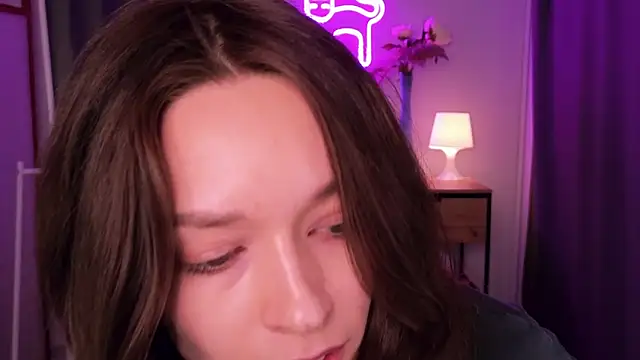 Snapshot of VivianLy_ chatting on February 16, 12:32 pm VivianLy online show from February 16, 12:32 pm