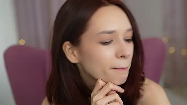 Snapshot of VivianLy_ chatting on March 13, 11:19 am VivianLy online show from March 13, 11:19 am