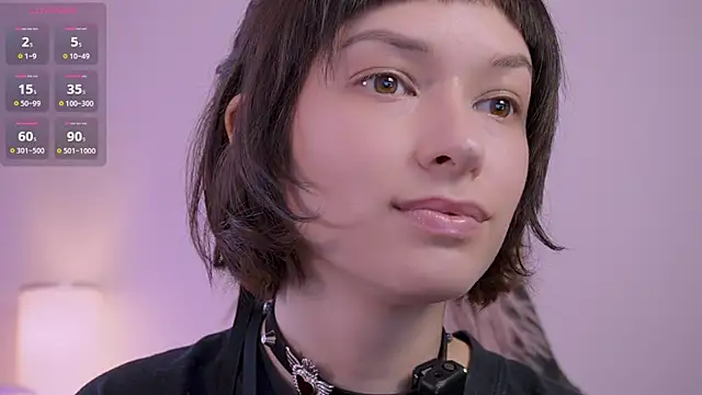 VivianLy  online show from March 2, 11:50 am