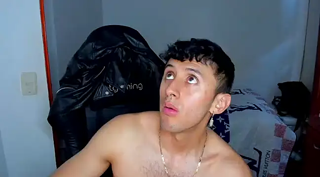 Snapshot of Tommy_Bred chatting on January 21, 9:25 pm Tommy Bred online show from January 21, 9:25 pm