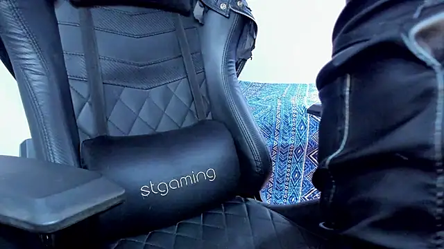 Tommy Bred online show from November 15, 5:09 pm