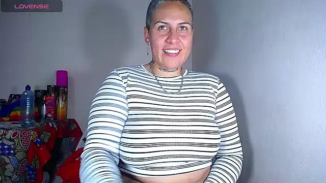 Snapshot of Yessi_rousse chatting on December 17, 11:49 pm Yessi rousse online show from December 17, 11:49 pm