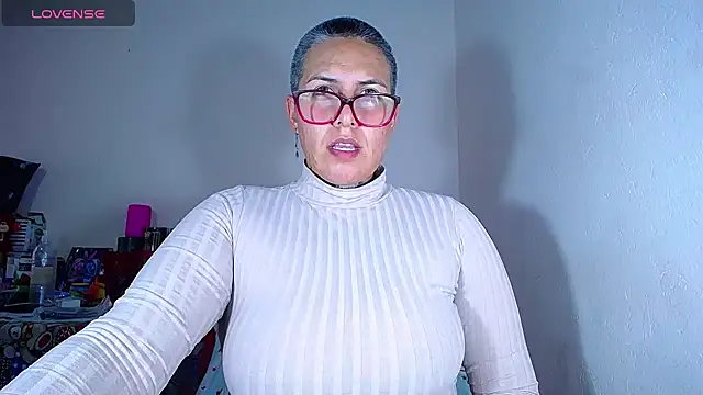 Snapshot of Yessi_rousse chatting on December 19, 10:21 pm Yessi rousse online show from December 19, 10:21 pm