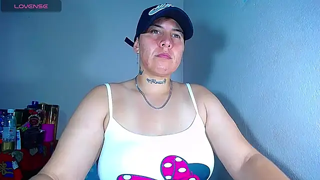 Snapshot of Yessi_rousse chatting on December 27, 12:50 am Yessi rousse online show from December 27, 12:50 am