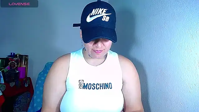 Snapshot of Yessi_rousse chatting on December 27, 3:53 am Yessi rousse online show from December 27, 3:53 am