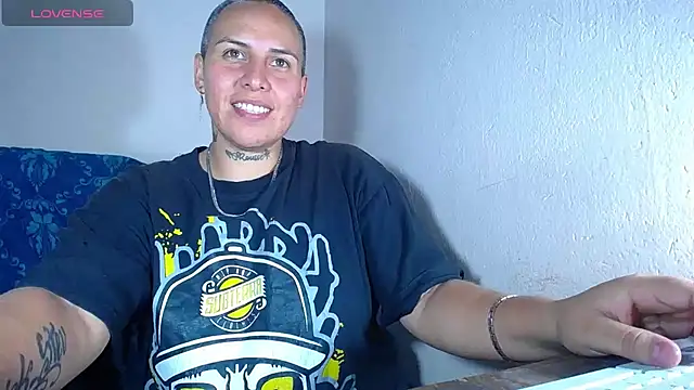 Snapshot of Yessi_rousse chatting on January 3, 11:44 pm Yessi rousse online show from January 3, 11:44 pm