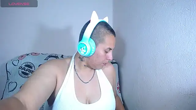 Snapshot of Yessi_rousse chatting on January 13, 4:50 am Yessi rousse online show from January 13, 4:50 am